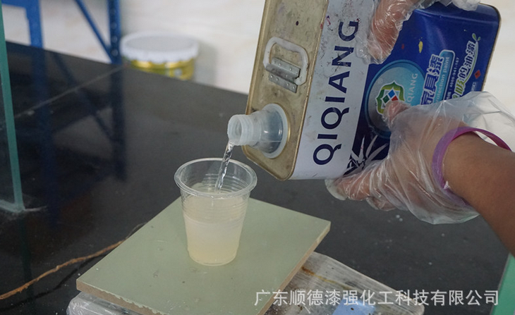 免费观看91看片免费看片网站APP漆廠家教您免费看片网站APP刷漆步驟1
