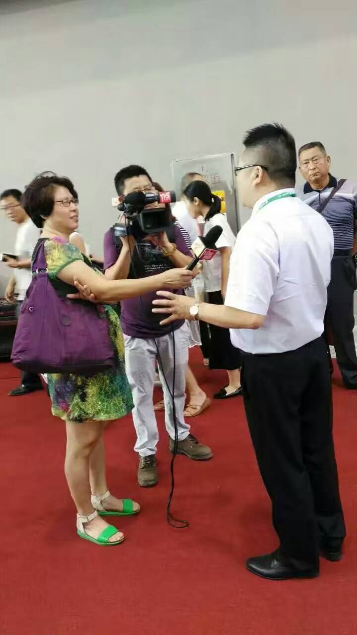 廣東電視台正在采訪免费观看91看片化工總經理張總